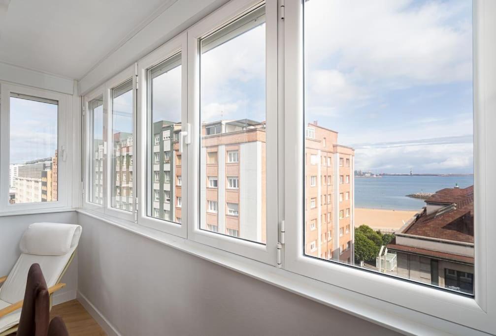 Myhousespain - Moderno Piso Frente Al Mar Хихон Екстериор снимка